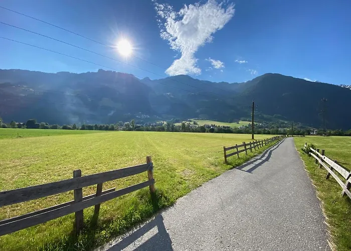 Edelweiss Apartment *